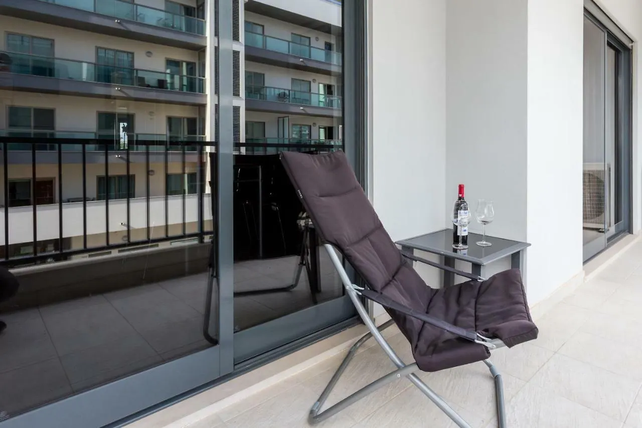 Lagos Marina Apartment With Pool & Gym